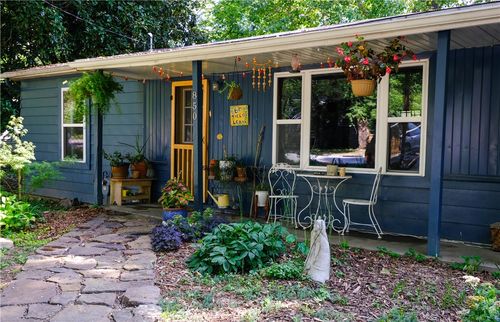850 S Washington Ave, Fayetteville, AR, 72701-6657 | Card Image
