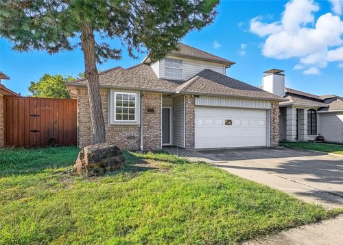 2518 Brooke Trl, Carrollton, TX, 75006-2737 | Card Image