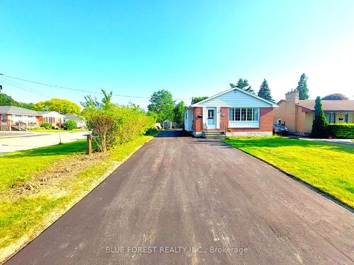 195 Myrtle St, Saint Thomas, ON, N5R2G8 | Card Image
