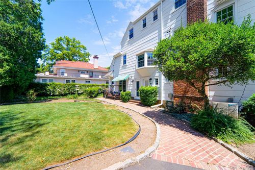 151 Cathedral Ave, Hempstead, NY, 11550-1125 | Card Image