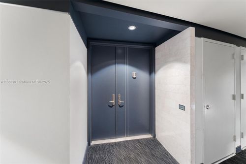 2801-901 Brickell Key Blvd, Miami, FL, 33131-3513 | Card Image
