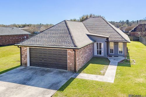 9956 Chapel Hill Dr, Denham Springs, LA, 70706-8556 | Card Image