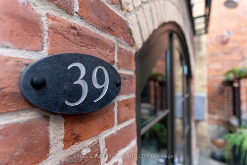 4-39 Old Brewery Lane, Toronto, ON, M5A3P2 | Card Image