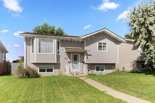 614 7 Street Se, Redcliff, AB, T0J2P2 | Card Image