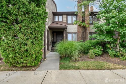 24 Chelsea Ct, Parlin, NJ, 08859-2317 | Card Image