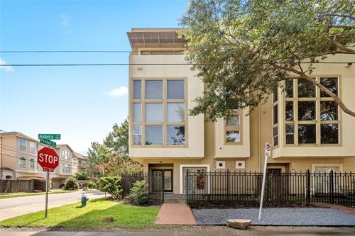 332 Asbury St, Houston, TX, 77007-7137 | Card Image