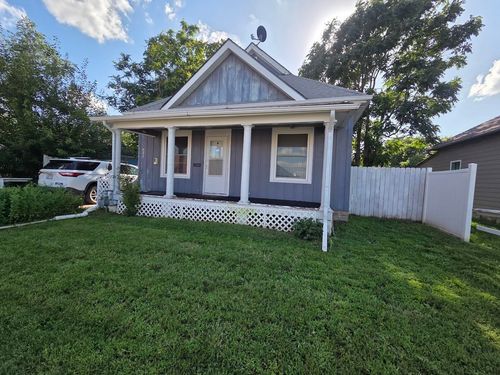 621 N 9th St, Salina, KS, 67401-1943 | Card Image