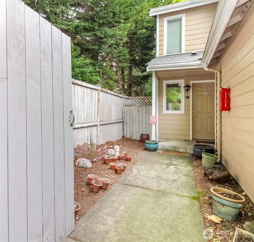 1426 S 308th Ln, Federal Way, WA, 98003-4787 | Card Image