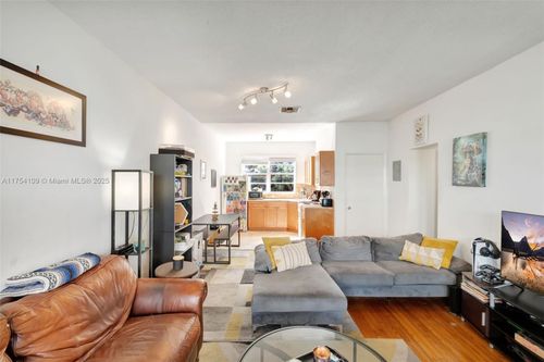 apt-3-6881 Bay Dr, Miami Beach, FL, 33141-5419 | Card Image
