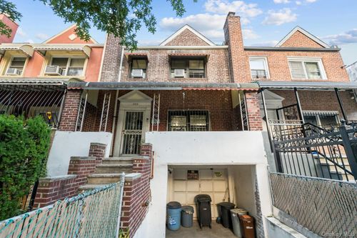 1054 Evergreen Ave, Bronx, NY, 10472-5508 | Card Image