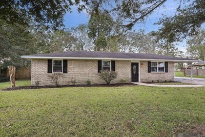 12233 Oakline Acres, House other with 3 bedrooms, 1 bathrooms and null parking in St Amant LA | Image 1