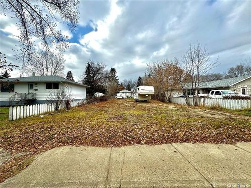1541 105th St, North Battleford, SK, S9A1T5 | Card Image
