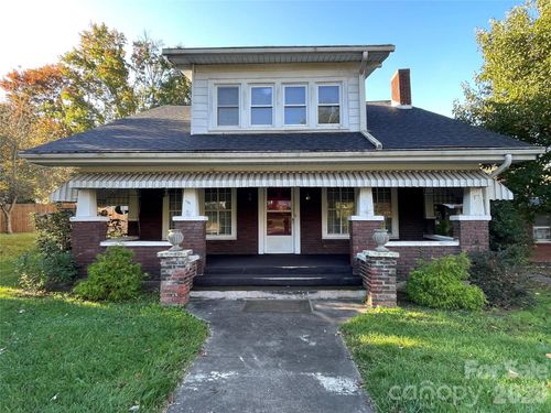 318 Academy St, Canton, NC, 28716-1197 | Card Image