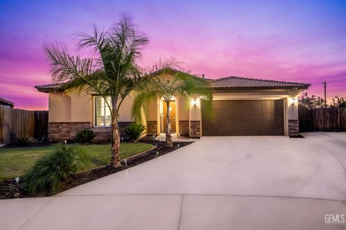 8907 Stevie Ct, Bakersfield, CA, 93313-9471 | Card Image