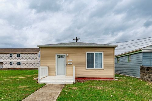 832 E 153rd St, Phoenix, IL, 60426-2555 | Card Image
