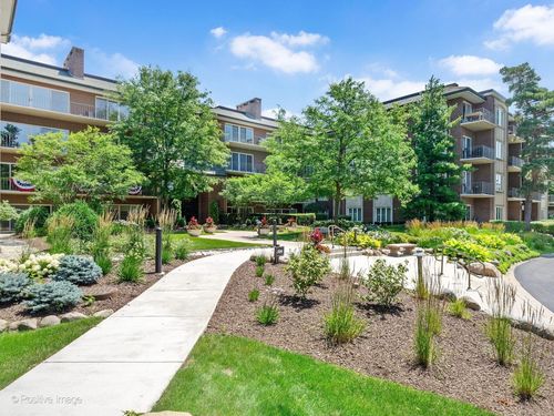 p6-n-5 Oak Brook Club Dr, Oak Brook, IL, 60523-1348 | Card Image