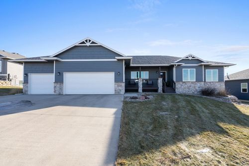 8209 E Willow Leaf St Street, Sioux Falls, SD, 57110 | Card Image