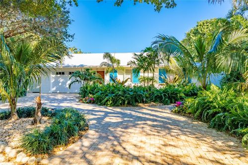 1830 E Sandpiper Rd, Vero Beach, FL, 32963-4537 | Card Image