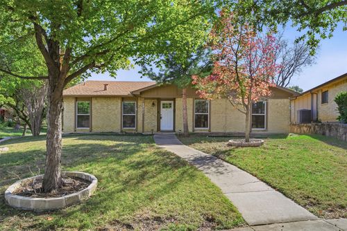 2901 Woodhaven, Carrollton, TX, 75007-5421 | Card Image