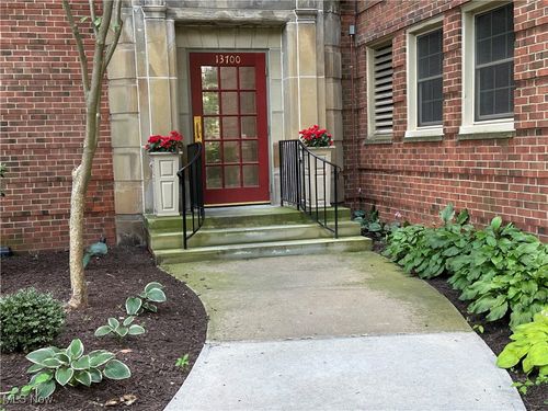 13700 Shaker Blvd, Cleveland, OH, 44120-1567 | Card Image