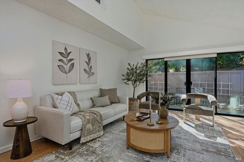 7 Josefa Ct, Novato, CA, 94949-6627 | Card Image