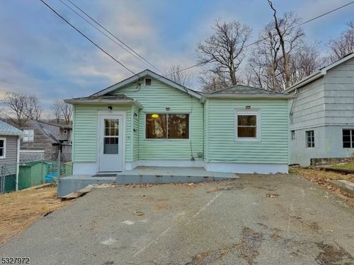 12 Colby Trl, Hopatcong, NJ, 07843-1717 | Card Image