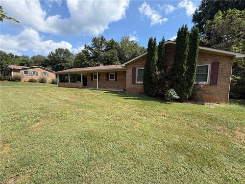 291 Michael Dr, Dobson, NC, 27017-8323 | Card Image