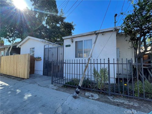 211 1/2 E Eagle St, Long Beach, CA, 90806-6722 | Card Image