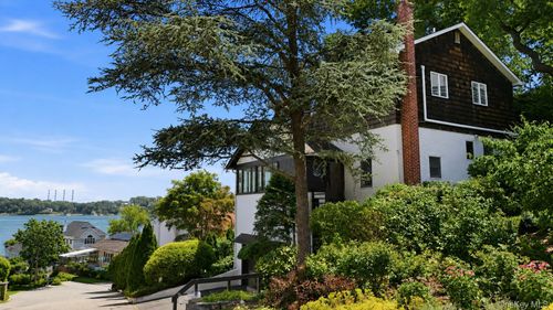 4 Bayview Drive, Huntington, NY, 11743 | Card Image