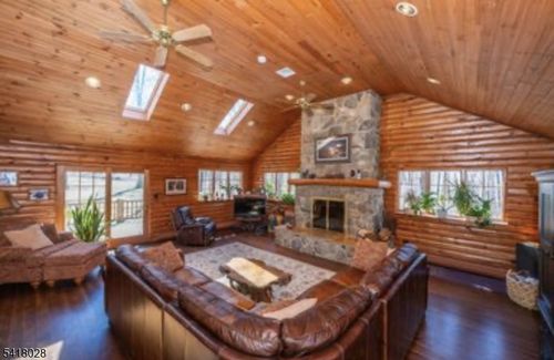 9 Buckhaven Trl, Hardyston, NJ, 07460-1404 | Card Image