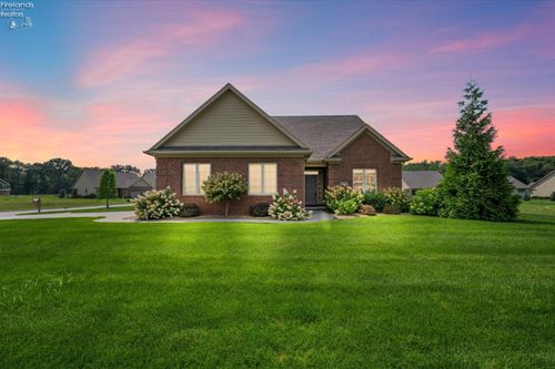 902 Pine Valley Dr, Bowling Green, OH, 43402-5240 | Card Image