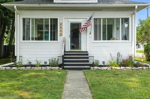 2037 Saint Clair River Dr, Algonac, MI, 48001-1134 | Card Image