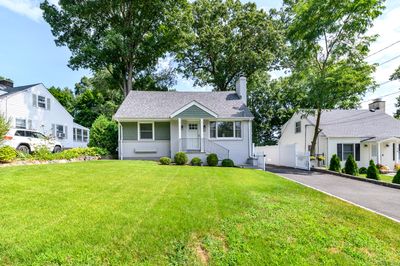 83 Dunn Avenue, House other with 3 bedrooms, 2 bathrooms and null parking in Stamford CT | Image 2