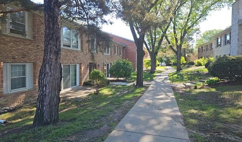 apt-1-802 Old Settlers Trl, Hopkins, MN, 55343-8096 | Card Image
