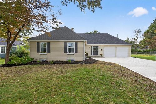 3615 W 83rd Ter, Prairie Village, KS, 66206-1326 | Card Image