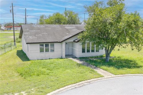 720 Rieleycross Land, Elsa, TX, 78543 | Card Image