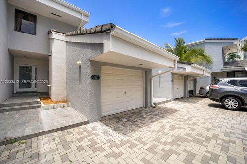 807-317 Poinciana Dr, Sunny Isles Beach, FL, 33160-4526 | Card Image