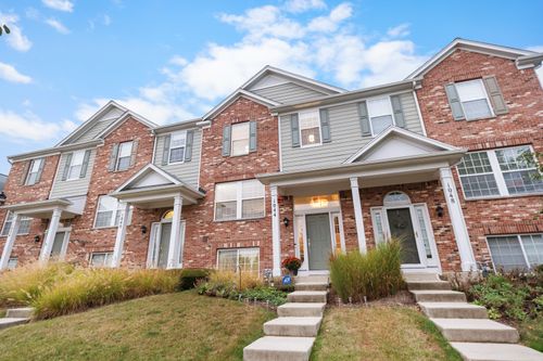 1044-1044 Reserve Dr, Elgin, IL, 60124-8828 | Card Image