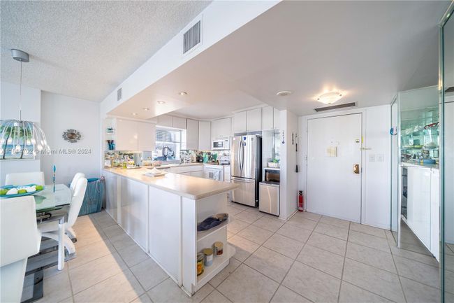 721 - 3800 S Ocean Dr, Condo with 2 bedrooms, 2 bathrooms and null parking in Hollywood FL | Image 10