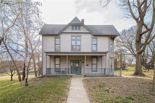 610 N 8th St, Saint Joseph, MO, 64501-1815 | Card Image