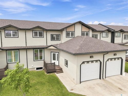 6-118 Hampton Circle, Saskatoon, SK, S7R0C9 | Card Image