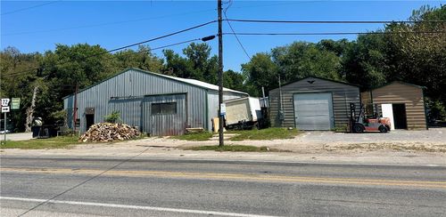 11798 N Highway 43, Maysville, AR, 72747-8800 | Card Image