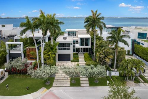 1379 N Venetian Way, Miami Beach, FL, 33139-1139 | Card Image