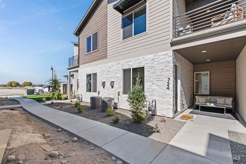 724 S Calhoun Ln, Star, ID, 83669-1165 | Card Image