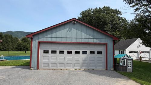 928 Main Rd, Stamford, VT, 05352-9740 | Card Image