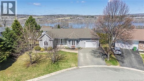 69 Thorndale Crt, Fredericton, NB, E3C1M1 | Card Image