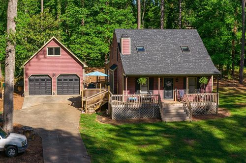 302 Dunncroft Ct, South Boston, VA, 24592-2933 | Card Image