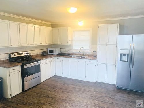 705 4th St, Queen City, TX, 75572-2235 | Card Image