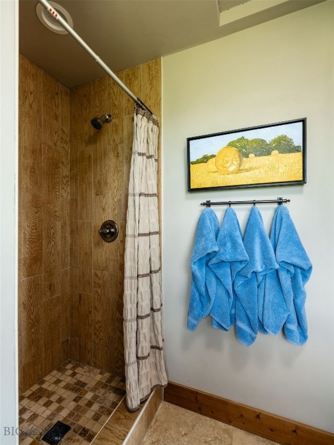 Bonus room bath | Image 36