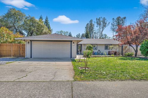 953 Oakmont Drive, Redding, CA, 96003 | Card Image